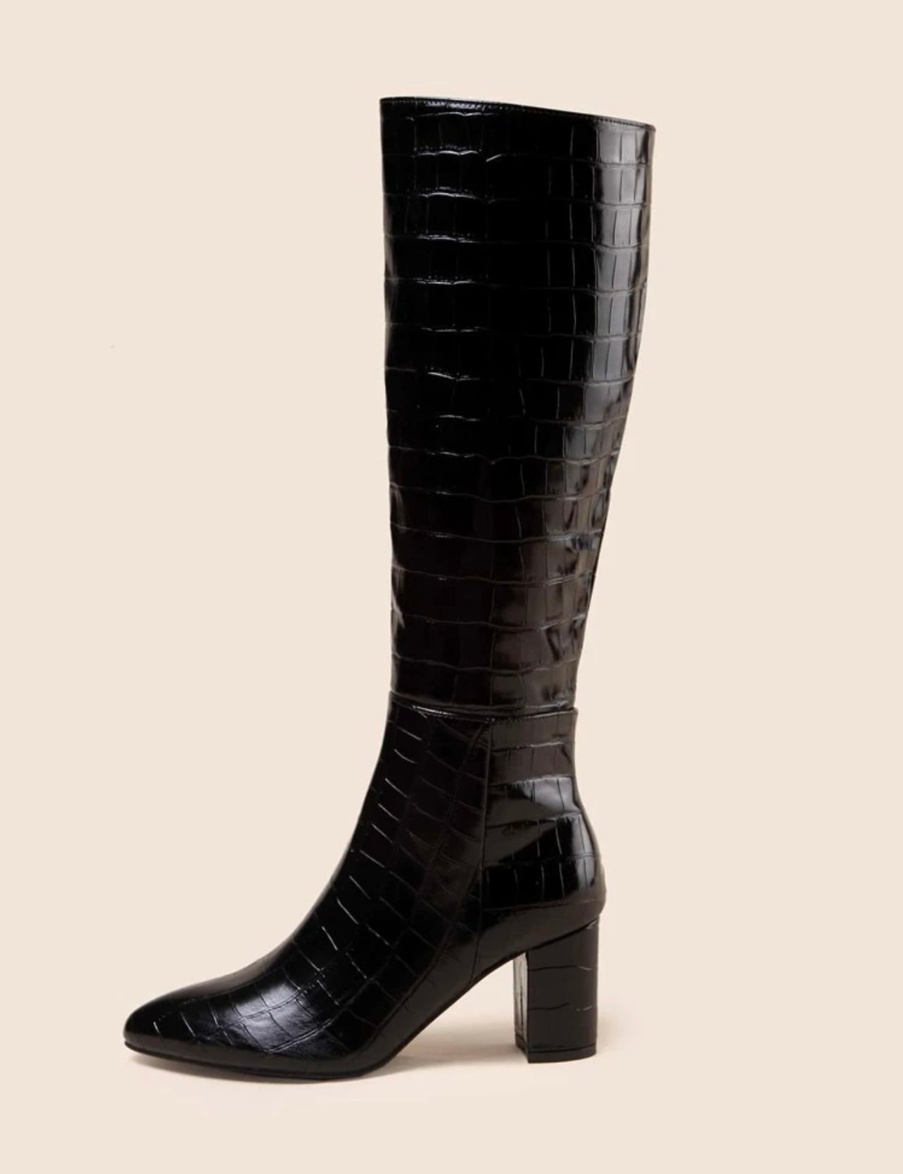 Stylische Stiefel mit Kroko-Effekt