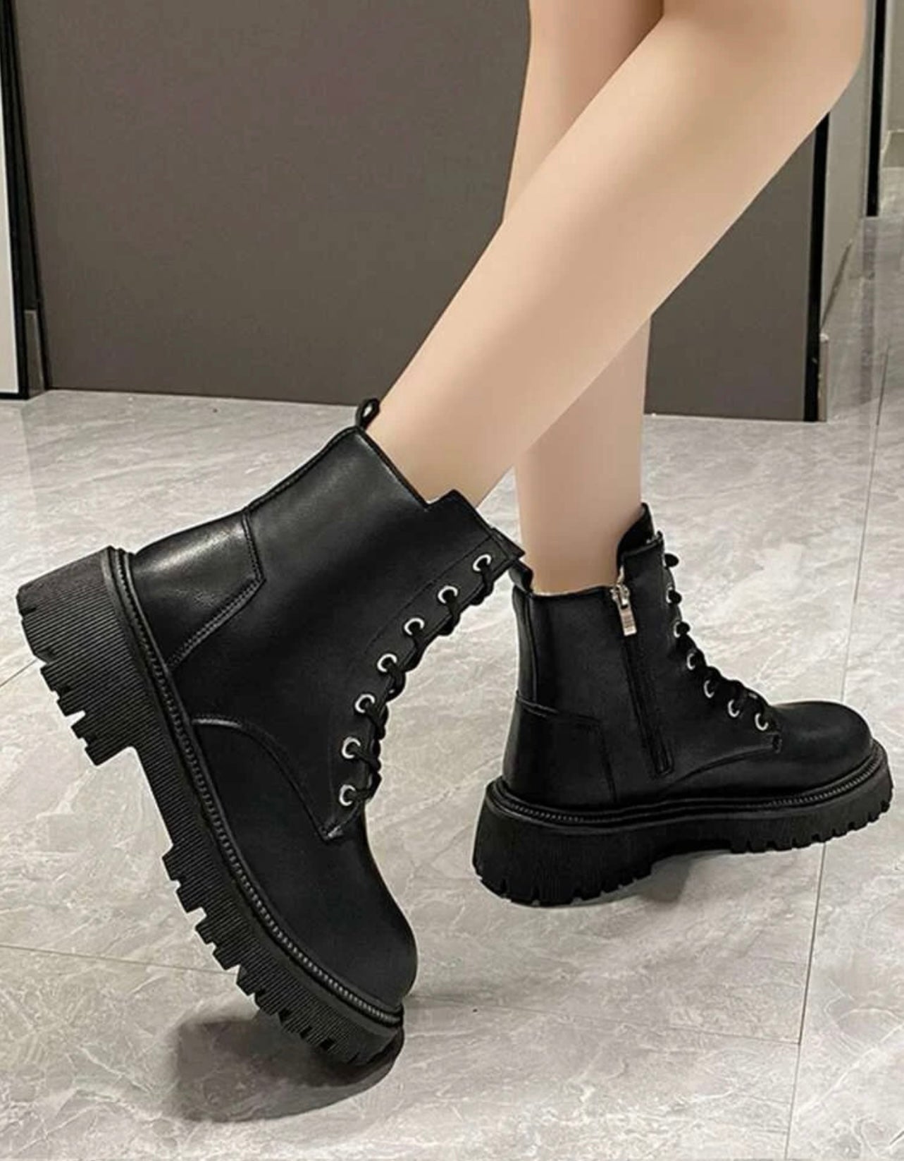 Bottes avec doublure polaire et lacets